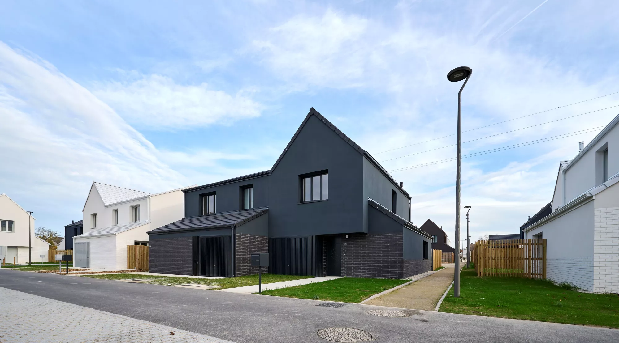 Le Domaine des Sens - Plurial Immo' Reims
                          X Gaëtan Le Penhuel architectes
                                      - logements : 19 maisons
                     